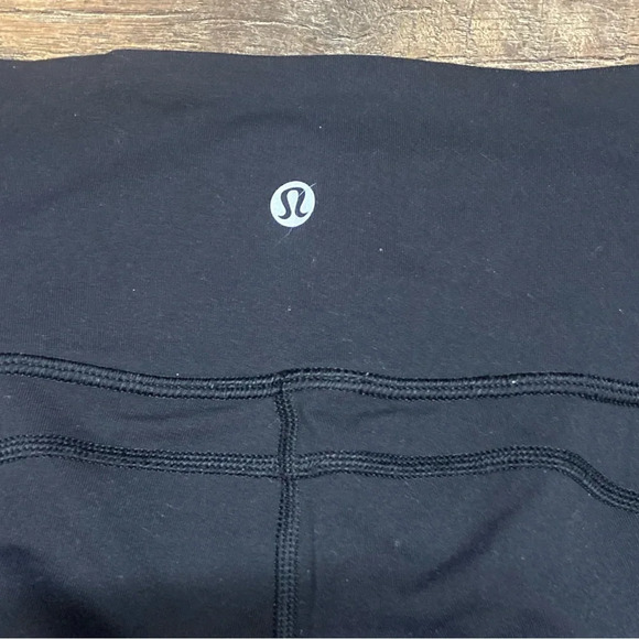 Lululemon Black Split/Slit Hem Active Capri Leggings Size 10 - Picture 3 of 4